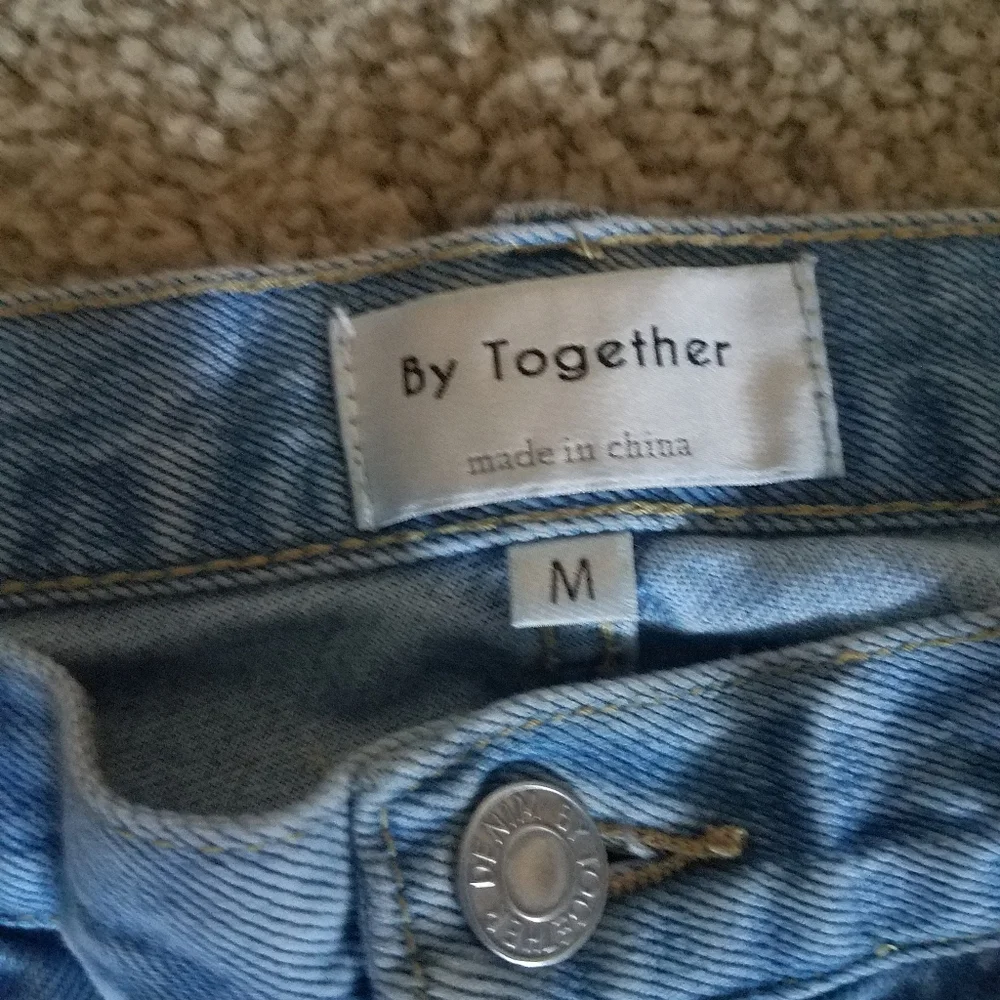 Lightwash Boyfriend Jeans - Picture 3 of 3